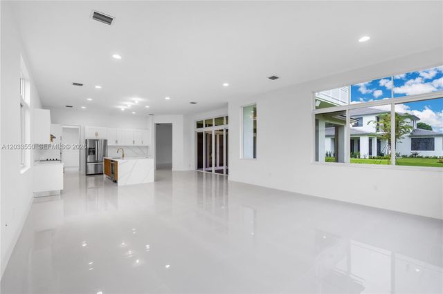 2210 SW 122nd Terrace, Davie, FL 33325