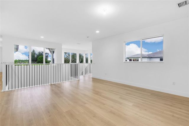 2210 SW 122nd Terrace, Davie, FL 33325