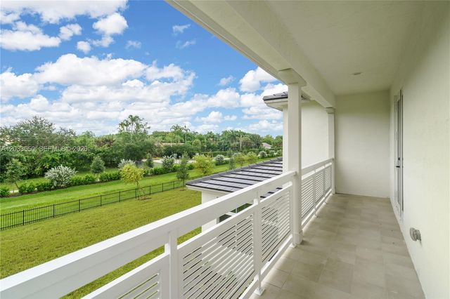 2210 SW 122nd Terrace, Davie, FL 33325