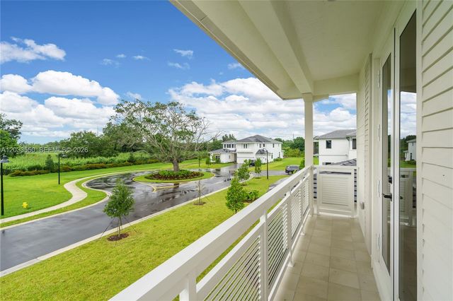 2210 SW 122nd Terrace, Davie, FL 33325