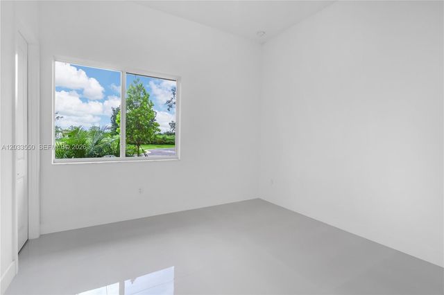 2210 SW 122nd Terrace, Davie, FL 33325