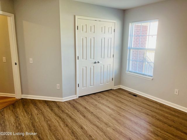 9607 Keeling Ridge Rd, Louisville, KY 40291