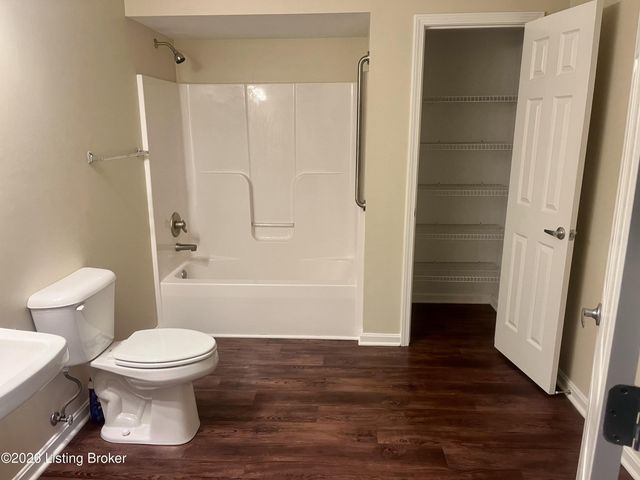 9607 Keeling Ridge Rd, Louisville, KY 40291