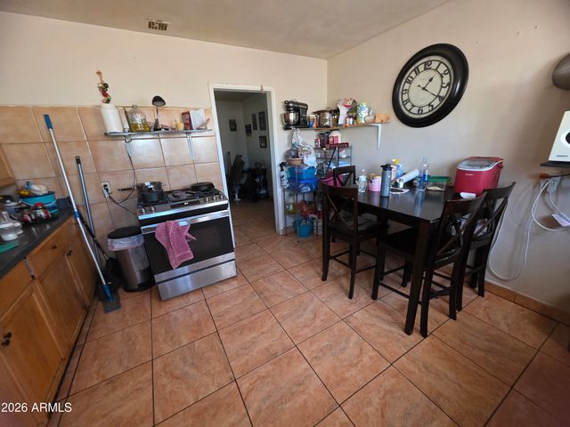 8041 N 28TH Avenue, Phoenix, AZ 85051