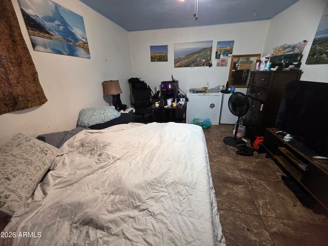 8041 N 28TH Avenue, Phoenix, AZ 85051