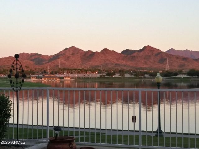 10281 S SANTA FE Lane, Goodyear, AZ 85338