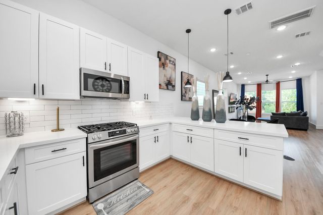 4806 Cochran Street, Houston, TX 77009