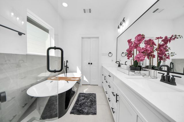 4806 Cochran Street, Houston, TX 77009