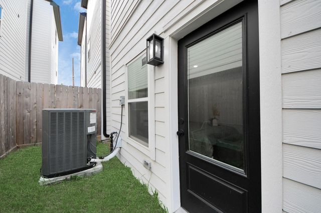 4806 Cochran Street, Houston, TX 77009