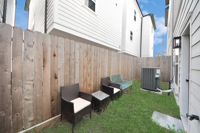 4806 Cochran Street, Houston, TX 77009