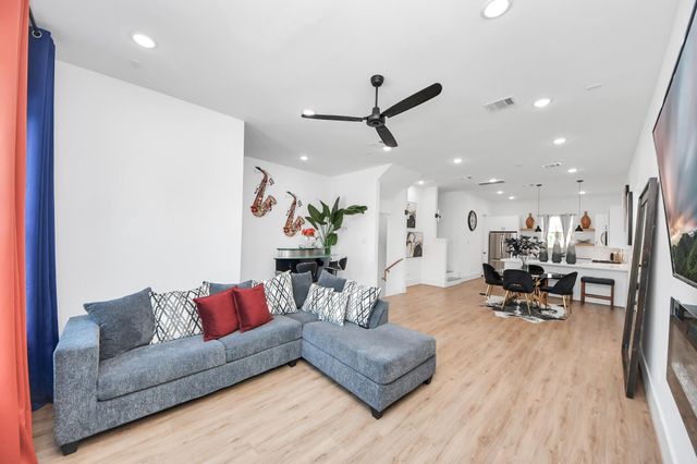 4806 Cochran Street, Houston, TX 77009