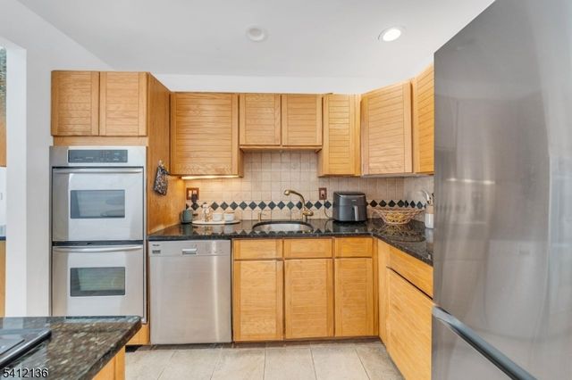 14 Louisa Ct, Wayne Twp., NJ 07470