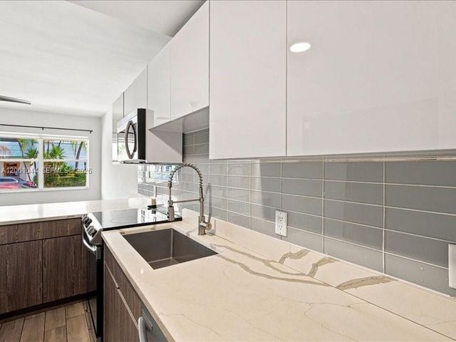 1000 7th Street 1, Miami Beach, FL 33139