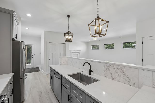 401 Sanders Street, Indianapolis, IN 46225