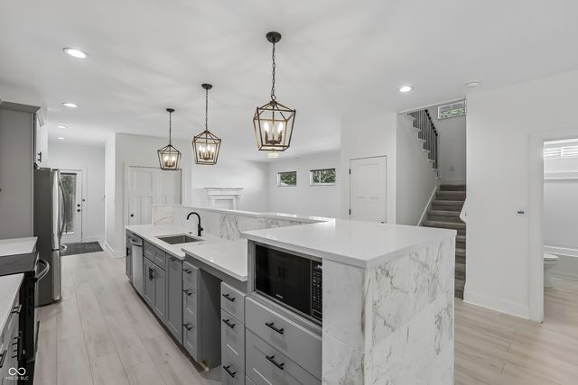 401 Sanders Street, Indianapolis, IN 46225