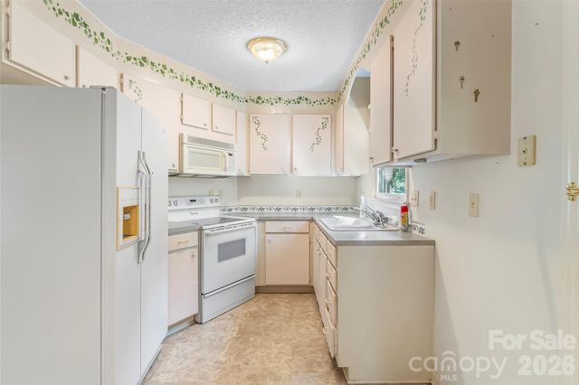 2524 Robinson Road, Newton, NC 28658