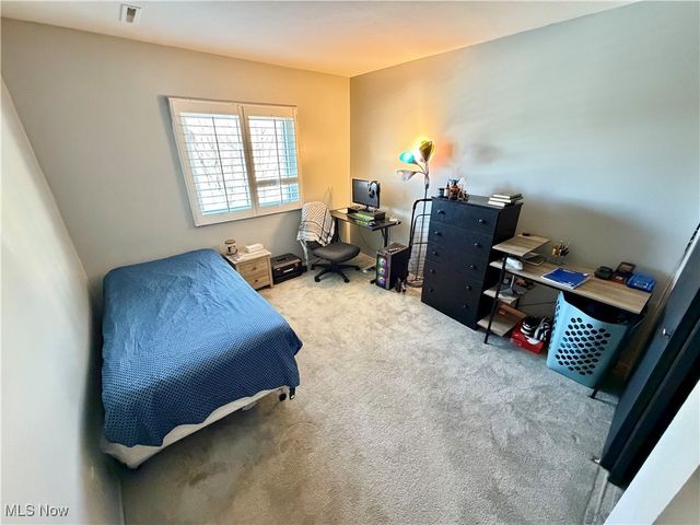 25735 Lorain Road 503, North Olmsted, OH 44070