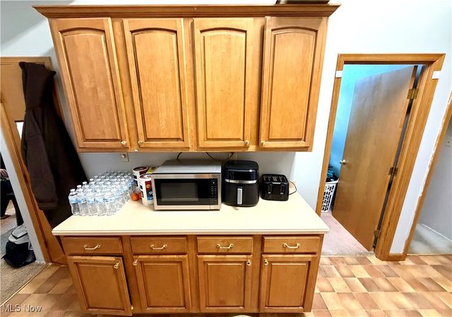 25735 Lorain Road 503, North Olmsted, OH 44070