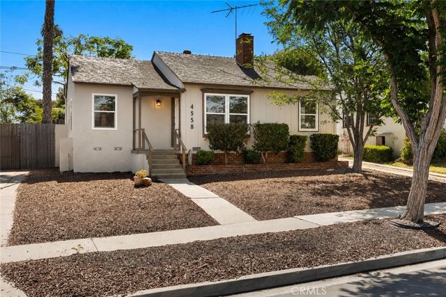 4558 Pasadena Avenue, Long Beach, CA 90807