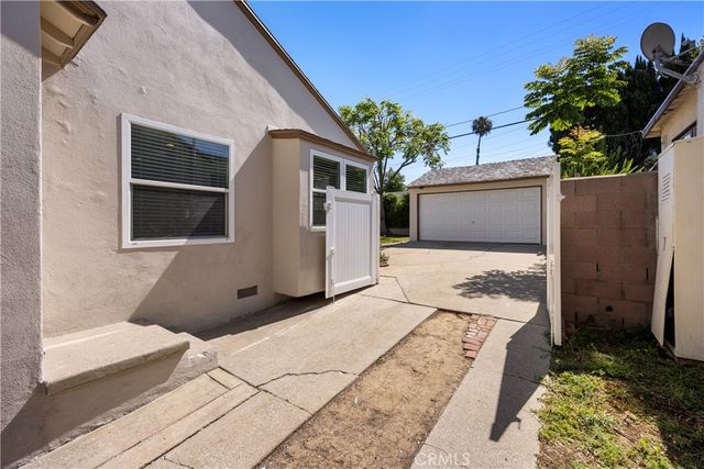 4558 Pasadena Avenue, Long Beach, CA 90807