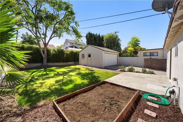 4558 Pasadena Avenue, Long Beach, CA 90807