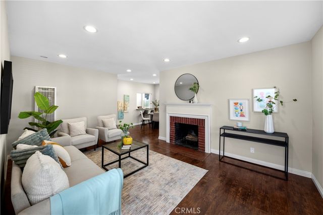 4558 Pasadena Avenue, Long Beach, CA 90807