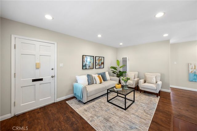 4558 Pasadena Avenue, Long Beach, CA 90807