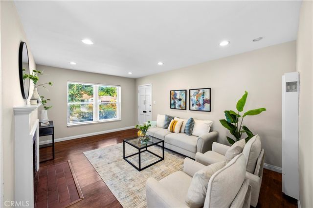 4558 Pasadena Avenue, Long Beach, CA 90807