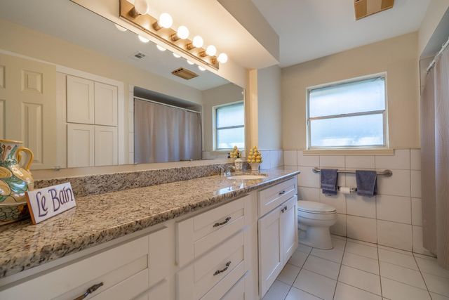 5238 Loch Lomond Drive, Houston, TX 77096