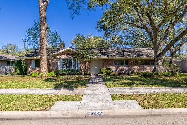 5238 Loch Lomond Drive, Houston, TX 77096