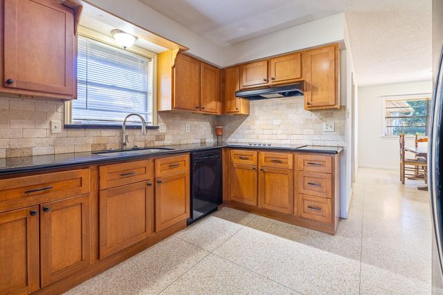 5238 Loch Lomond Drive, Houston, TX 77096