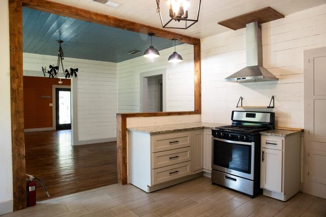 617 S 5th Street, Crockett, TX 75835
