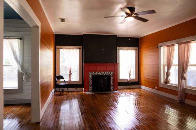 617 S 5th Street, Crockett, TX 75835