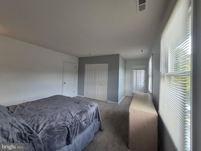 10 CARTER DR, Deptford, NJ 08096