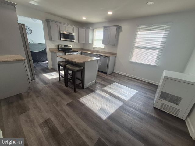 10 CARTER DR, Deptford, NJ 08096