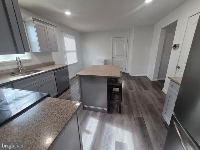 10 CARTER DR, Deptford, NJ 08096