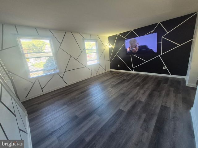 10 CARTER DR, Deptford, NJ 08096