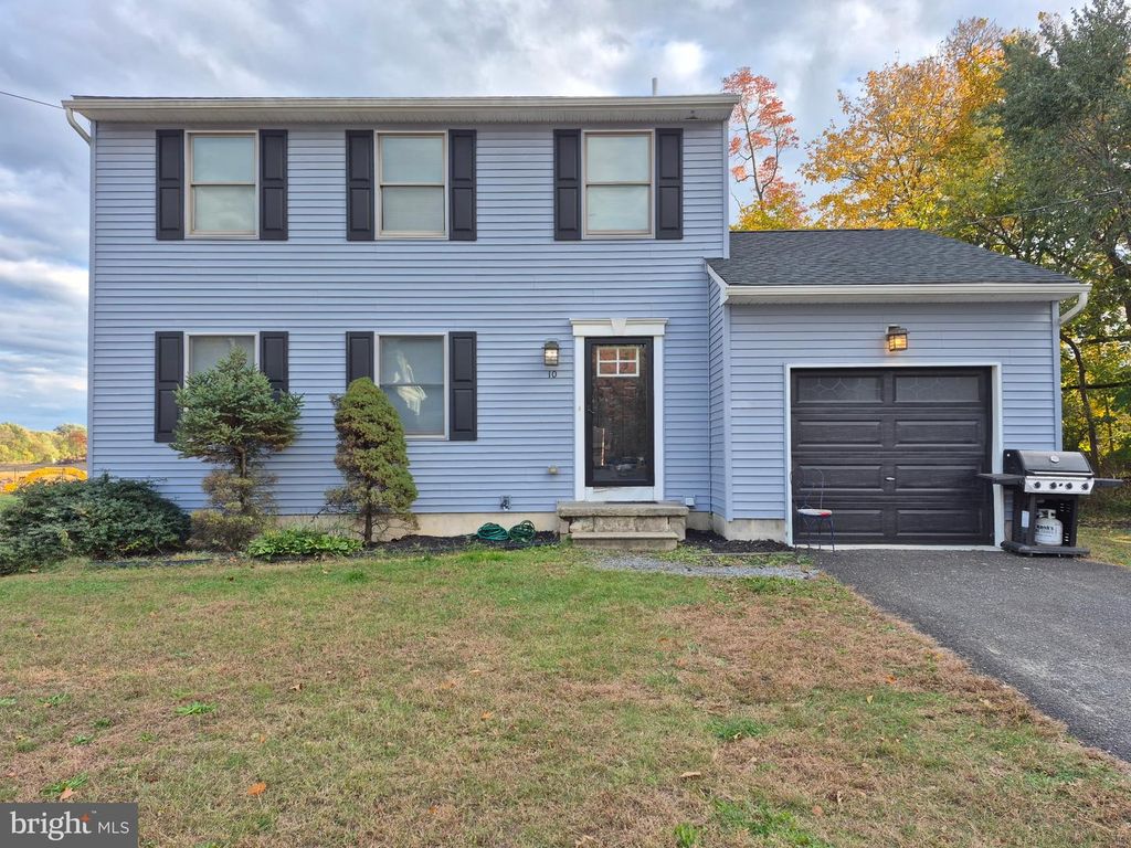 10 CARTER DR, Deptford, NJ 08096