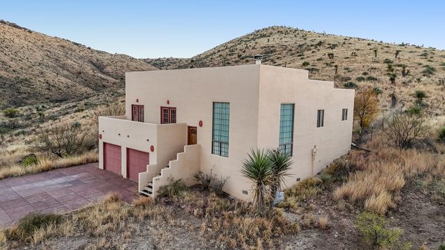 1018 Matewan Dr, Alpine, TX 79830