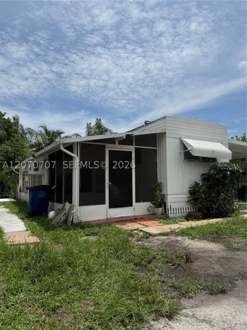 700 SW 8 Ave 22A, Hallandale Beach, FL 33009