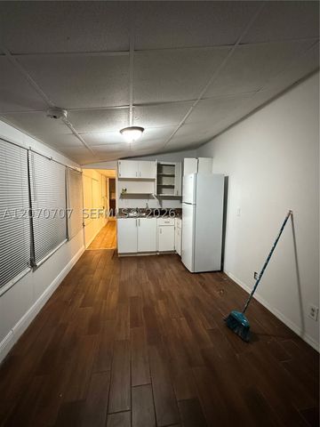 700 SW 8 Ave 22A, Hallandale Beach, FL 33009