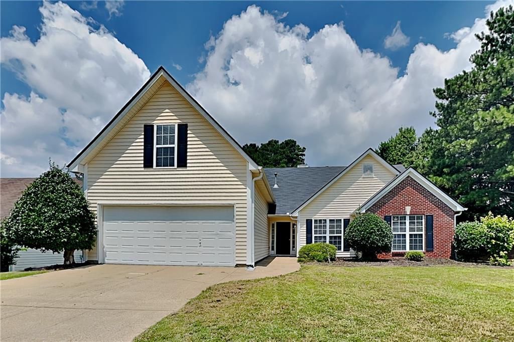 1096 Sham Pointe Drive, Lawrenceville, GA 30043