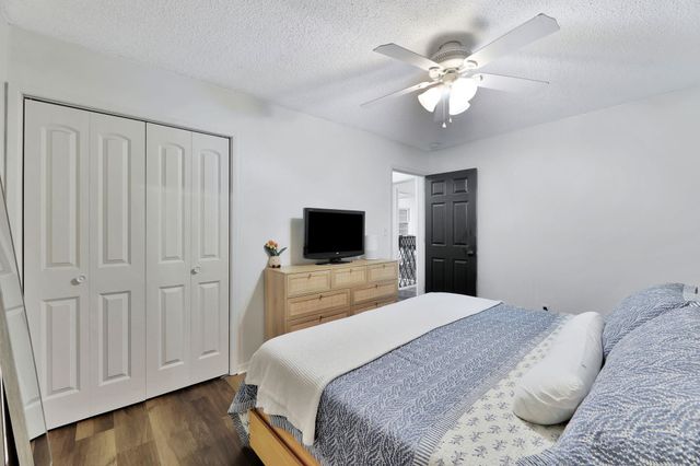 2431 N Somerset Ave, Wichita, KS 67204