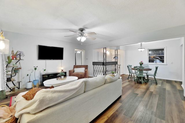 2431 N Somerset Ave, Wichita, KS 67204