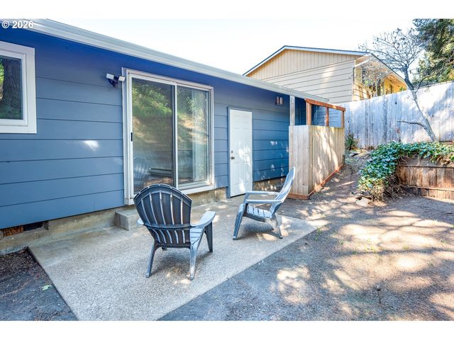 4865 WHITEAKER St, Eugene, OR 97405