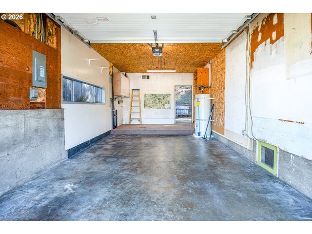 4865 WHITEAKER St, Eugene, OR 97405