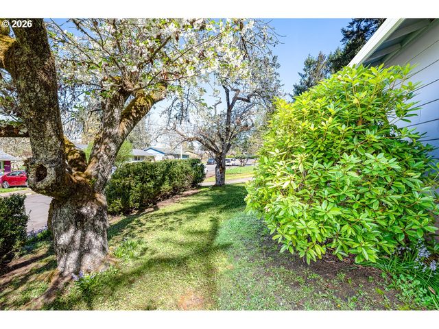 4865 WHITEAKER St, Eugene, OR 97405