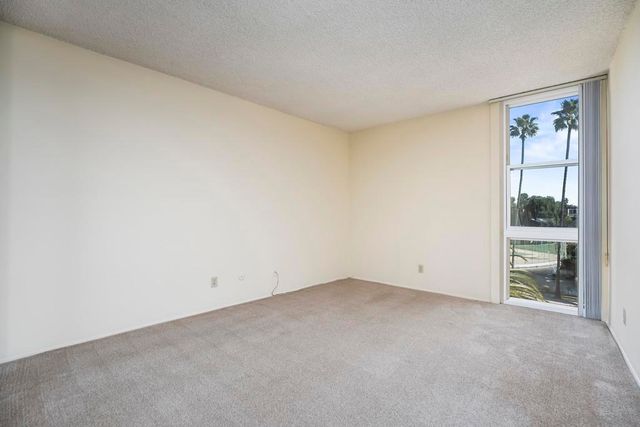 3050 Rue Dorleans 429, San Diego, CA 92110