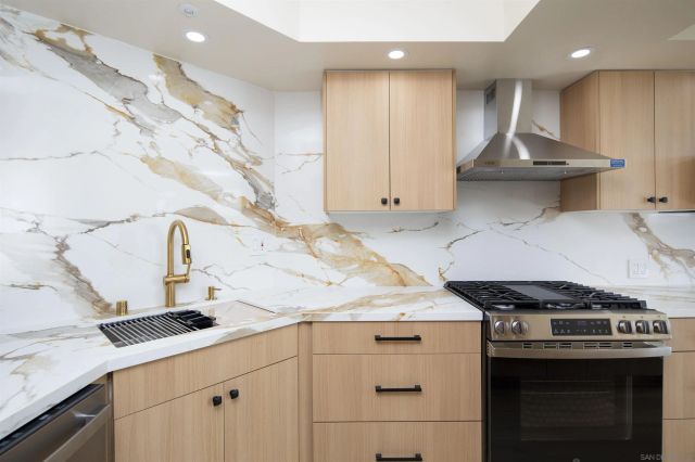 500 W Harbor Blvd 808, San Diego, CA 92101