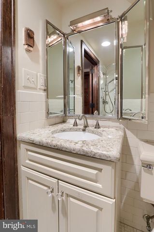 80 SCHOOL HOUSE RD, Lancaster, PA 17603